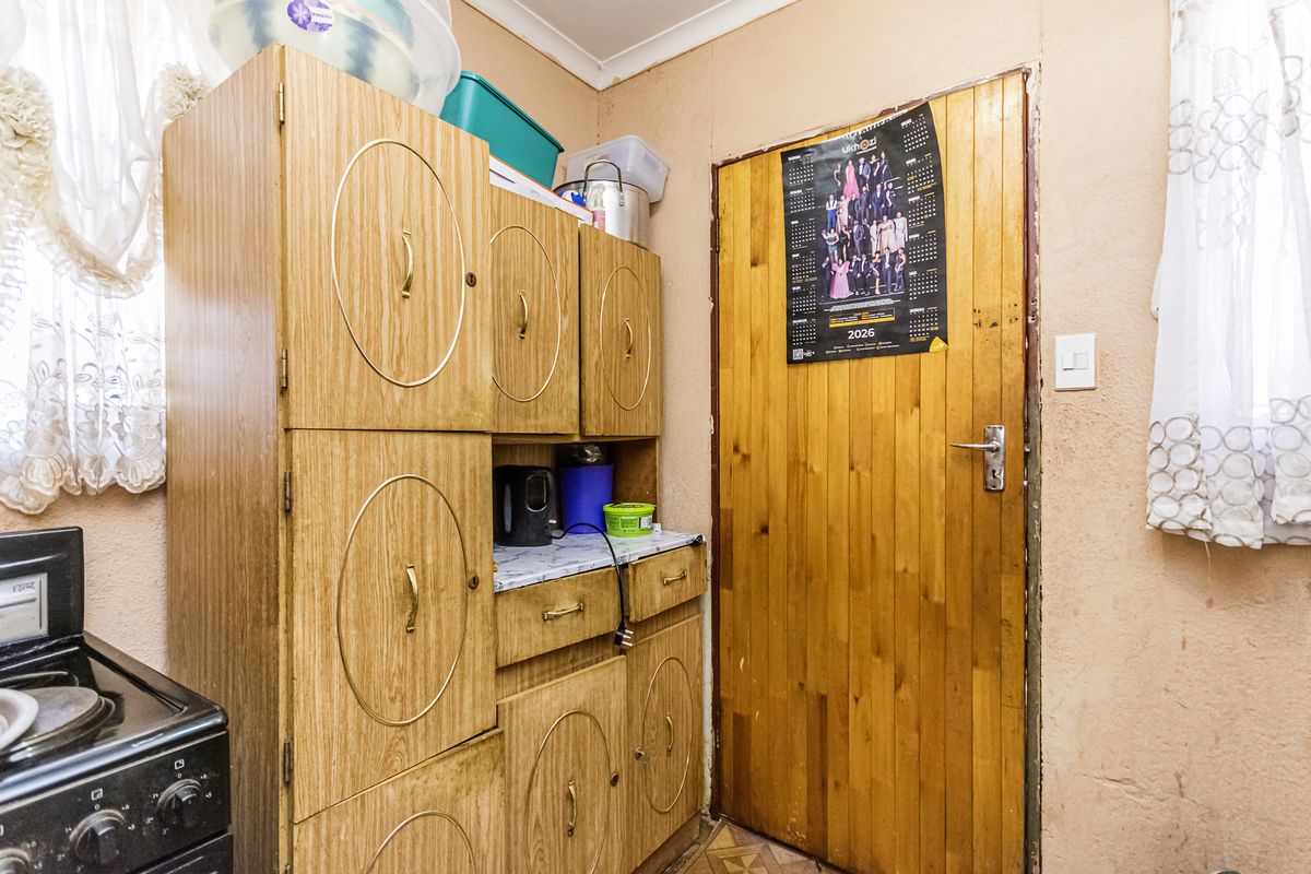 Charming 2-Bedroom House For Sale in Kagiso, Krugersdorp – Perfect For First-Time Buyers - Photo 2