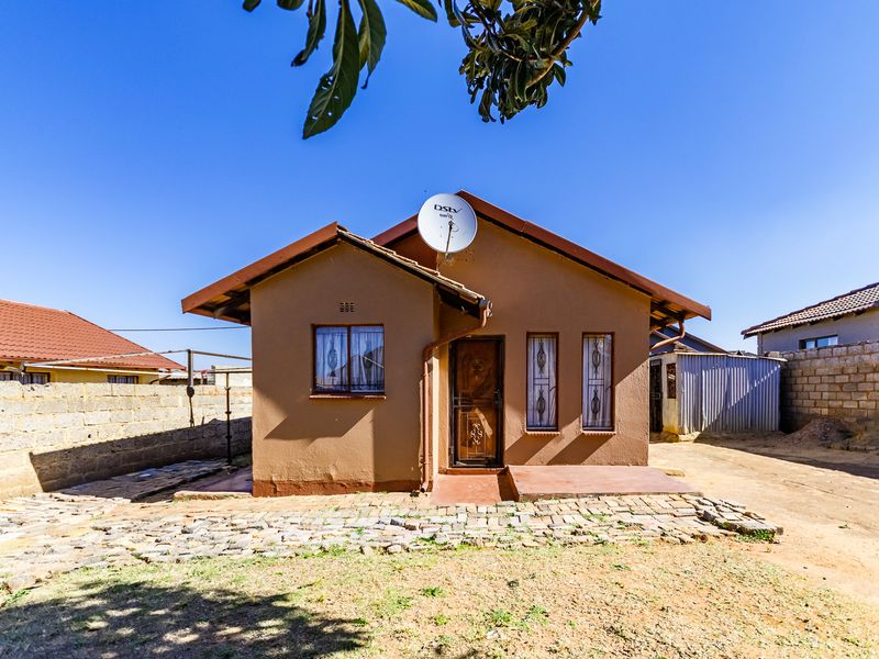 Charming 2-Bedroom House For Sale in Kagiso, Krugersdorp – Perfect For First-Time Buyers - Photo 9