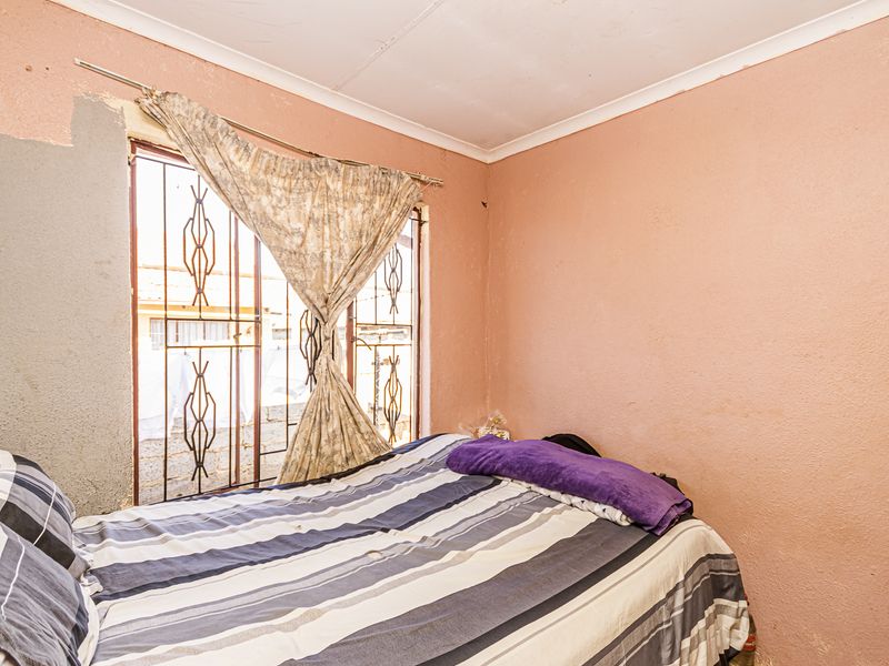 Charming 2-Bedroom House For Sale in Kagiso, Krugersdorp – Perfect For First-Time Buyers - Photo 5