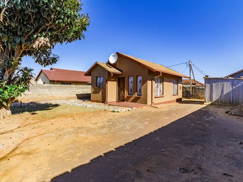 Charming 2-Bedroom House For Sale in Kagiso, Krugersdorp – Perfect For First-Time Buyers - Photo 8