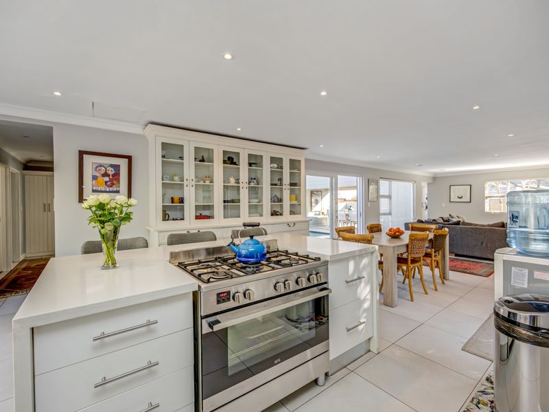 Freehold Property in Sought After Estate - Photo 9