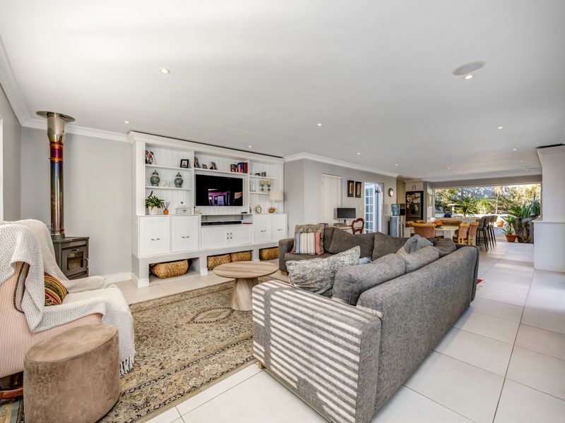 Freehold Property in Sought After Estate - Photo 2