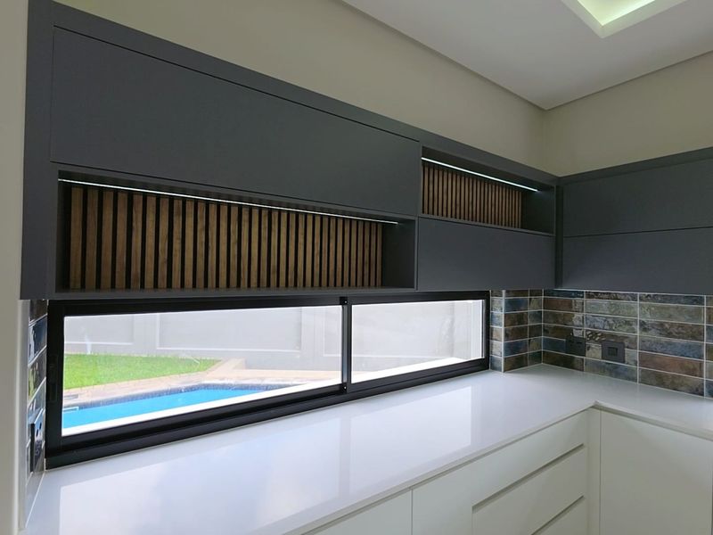 Spacious Family Home Designed for Modern Living and Entertaining - Photo 5