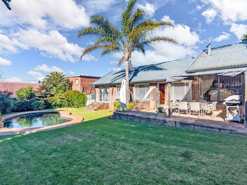Lovely 3 Bedroom House For Sale In Rant-En-Dal with Flatlet - Photo 3