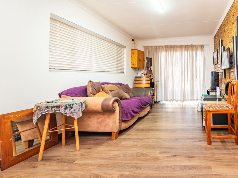 Lovely 3 Bedroom House For Sale In Rant-En-Dal with Flatlet - Photo 8