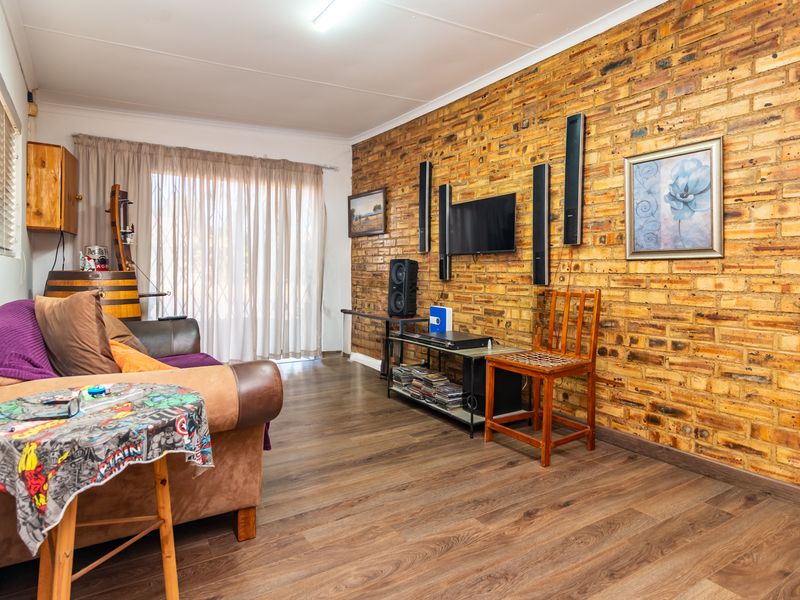 Lovely 3 Bedroom House For Sale In Rant-En-Dal with Flatlet - Photo 9