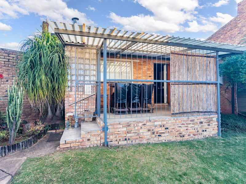 Lovely 3 Bedroom House For Sale In Rant-En-Dal with Flatlet - Photo 7