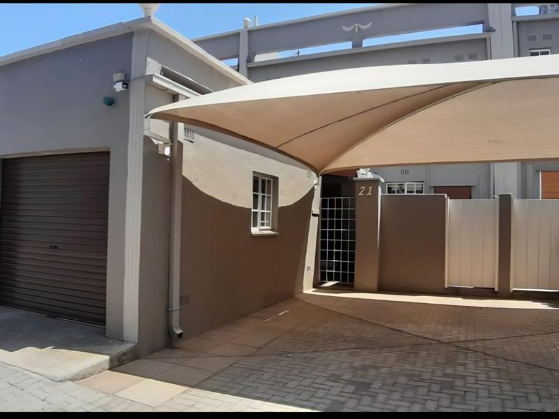 Secure, Pet-Friendly 3 Bedroom Living with Fantastic Complex Amenities - Photo 7