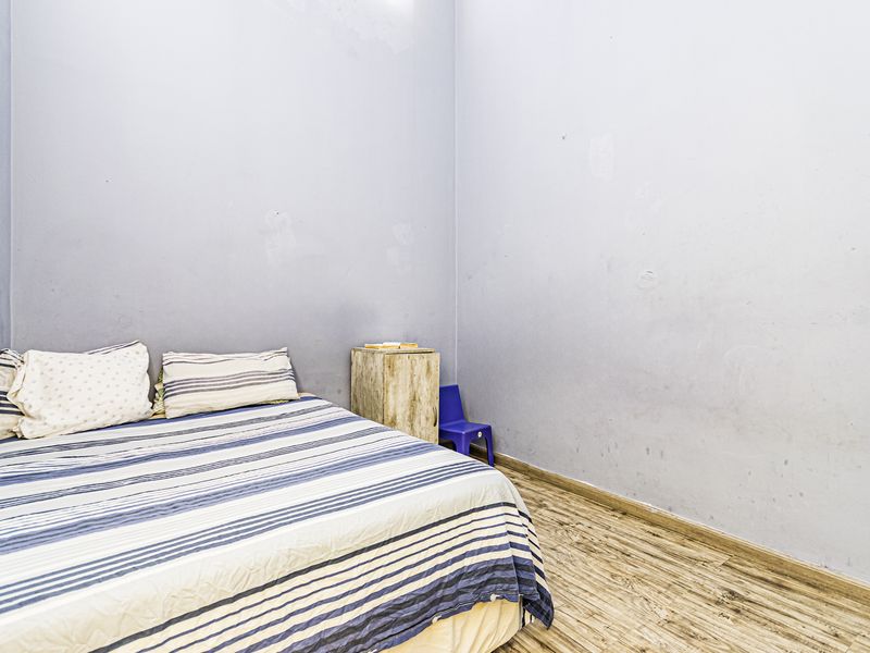 Beautifully Renovated 3-Bedroom Townhouse - Photo 6