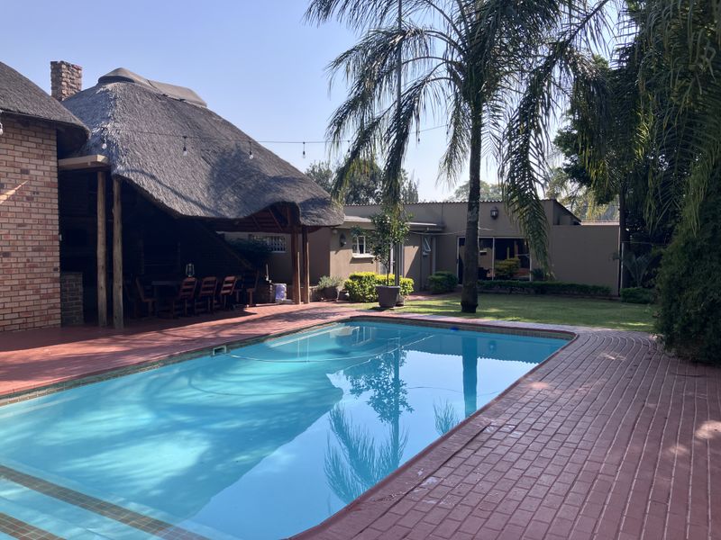Immaculate and Beautiful Home for sale in the Moot Area - Photo 6
