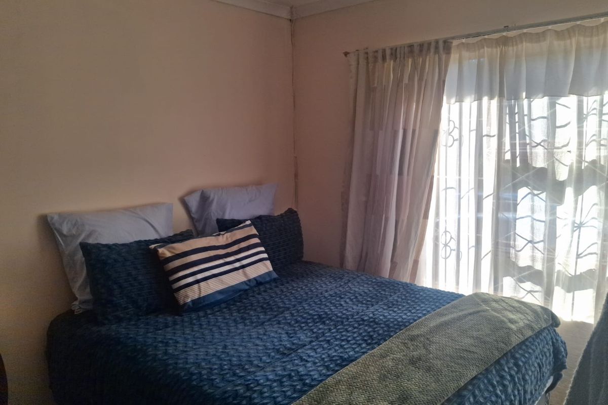 Quaint 2-Bedroom Home in Sought-After Southernwood - Photo 5