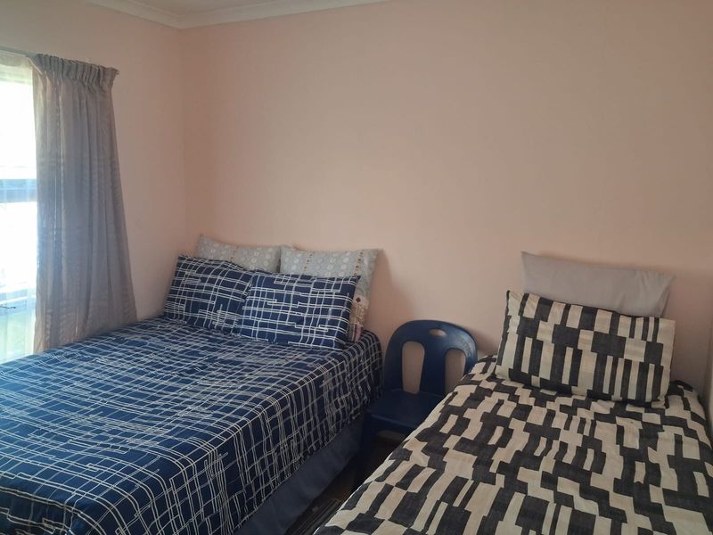 Quaint 2-Bedroom Home in Sought-After Southernwood - Photo 8