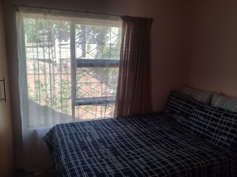 Quaint 2-Bedroom Home in Sought-After Southernwood - Photo 7