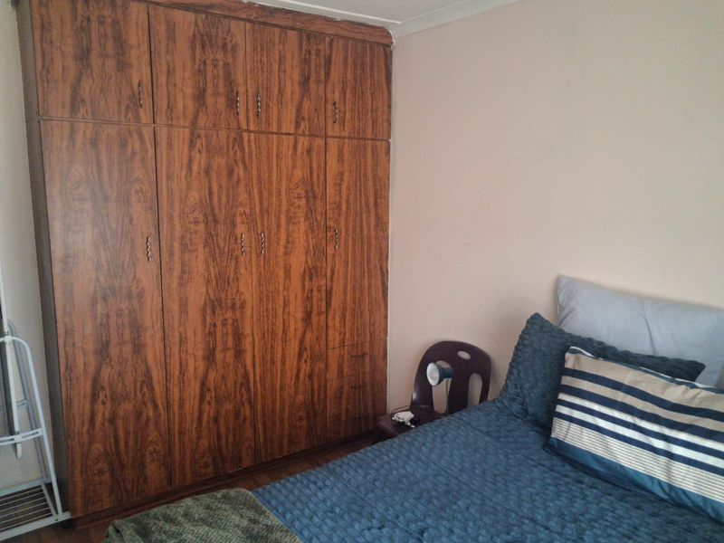 Quaint 2-Bedroom Home in Sought-After Southernwood - Photo 6