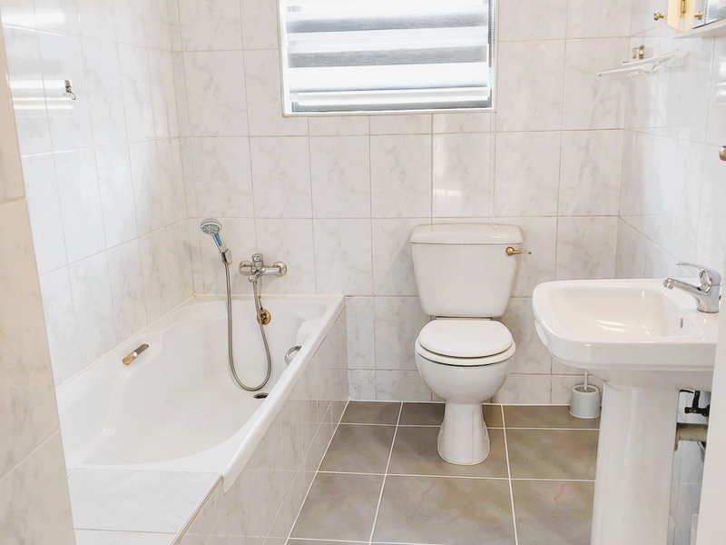 2 bedroom/ 2 bathroom apartment for sale in Bradford Estates - Photo 3