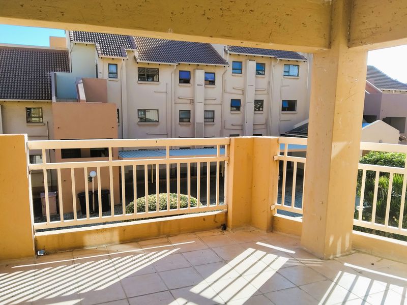 2 bedroom/ 2 bathroom apartment for sale in Bradford Estates - Photo 10