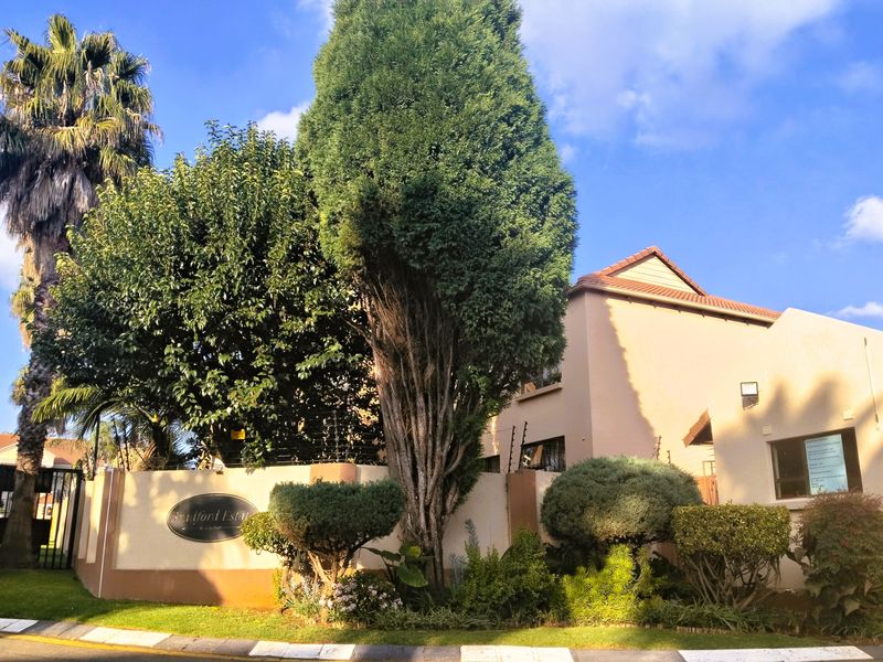 2 bedroom/ 2 bathroom apartment for sale in Bradford Estates