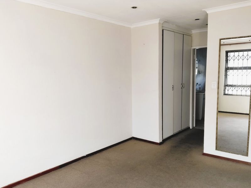 2 bedroom/ 2 bathroom apartment for sale in Bradford Estates - Photo 8