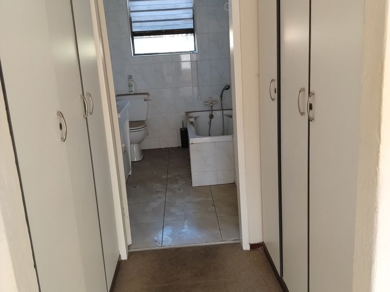2 bedroom/ 2 bathroom apartment for sale in Bradford Estates - Photo 6