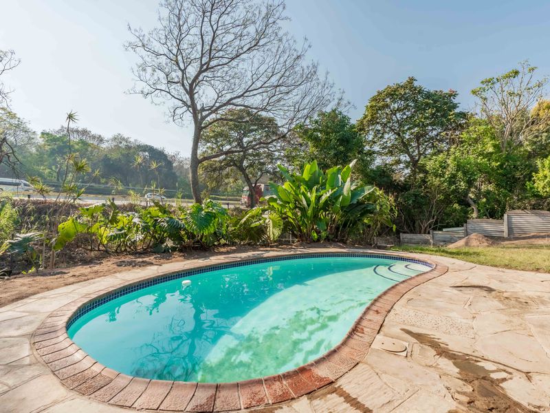 Spacious Family Home with Pool in the Heart of Farningham Ridge - Photo 3