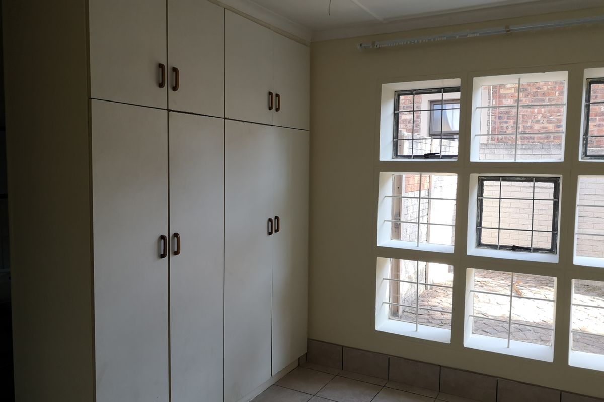 2-bedroom flat to let in Cambridge West. - Photo 3