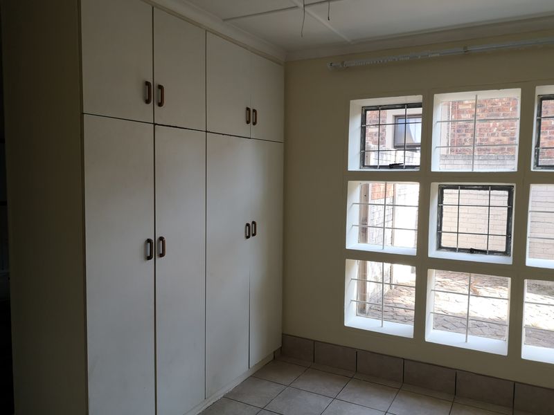 2-bedroom flat to let in Cambridge West. - Photo 3