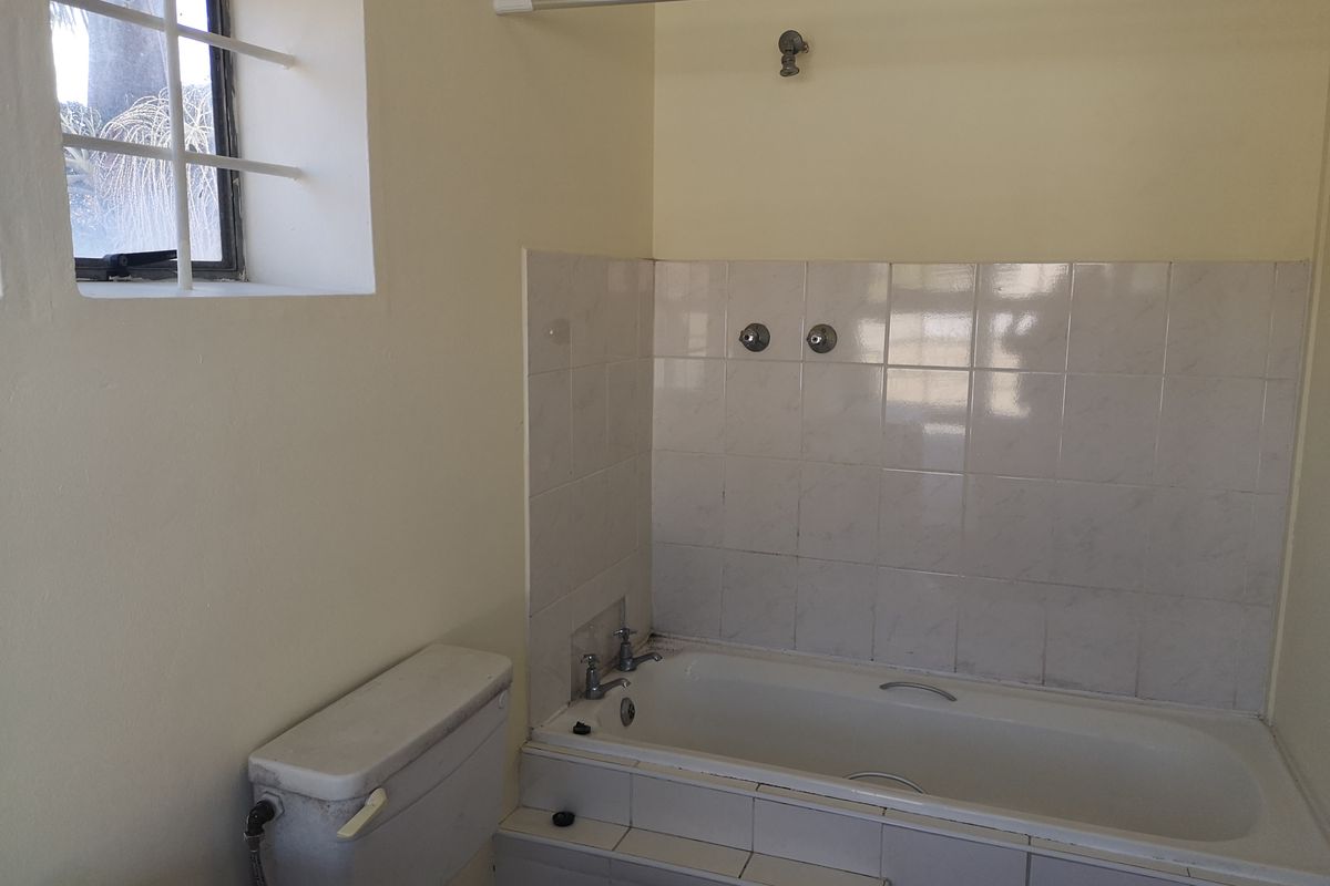 2-bedroom flat to let in Cambridge West. - Photo 4