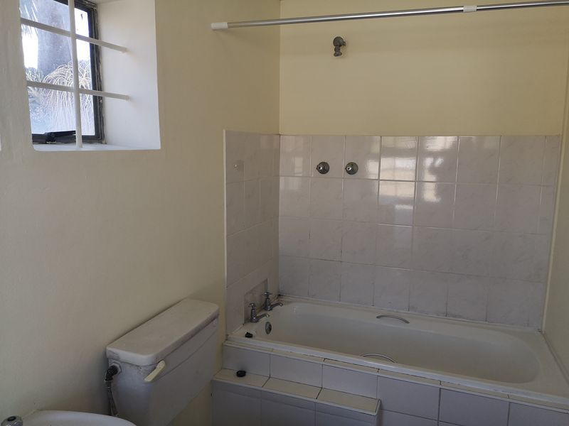 2-bedroom flat to let in Cambridge West. - Photo 4