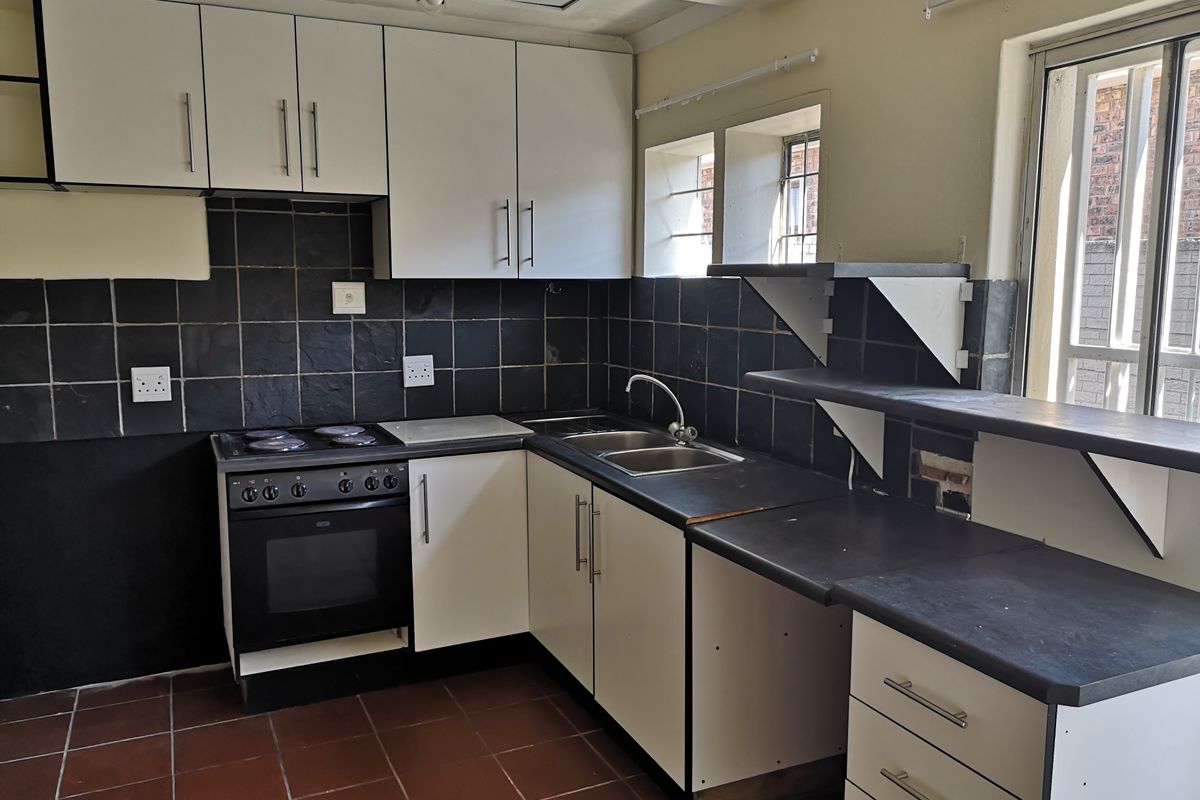 2-bedroom flat to let in Cambridge West. - Photo 2