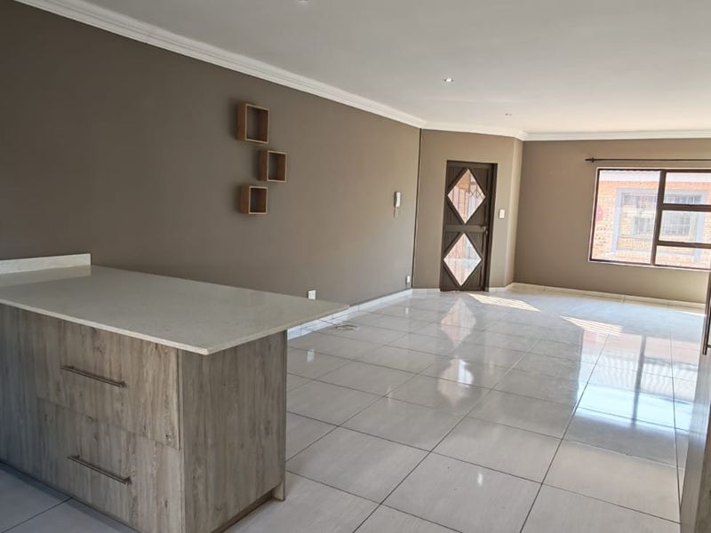 Cluster For Sale In Alberton - Photo 7