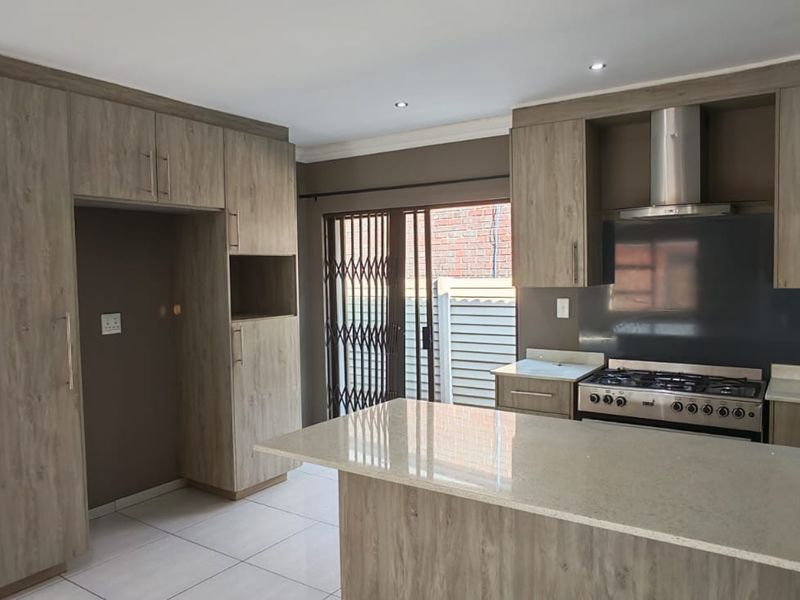 Cluster For Sale In Alberton - Photo 4