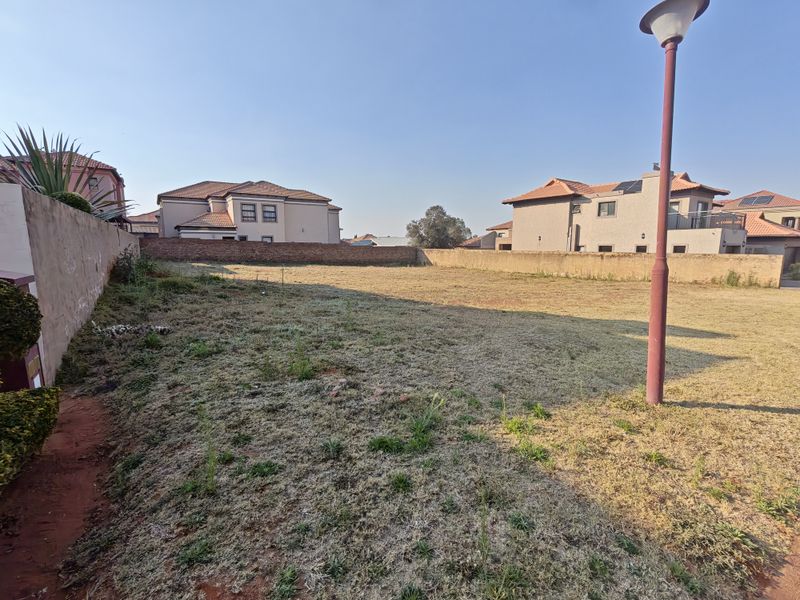 Build the Home You've Always Dreamed of in Prestigious Magaliesberg Country Estate - Photo 9