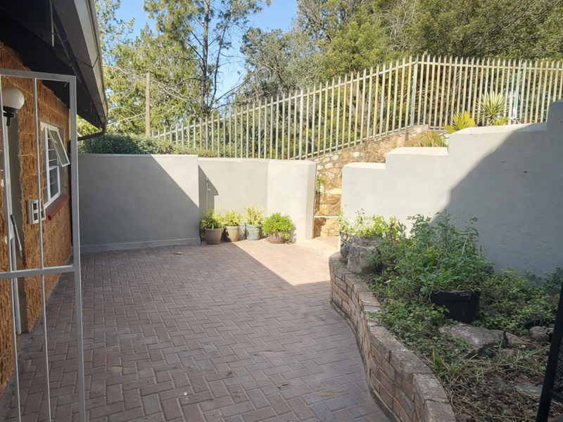 Spacious 2 Bedroom Duplex To Rent - Photo 5