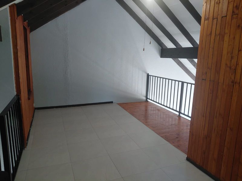 Spacious 2 Bedroom Duplex To Rent - Photo 9