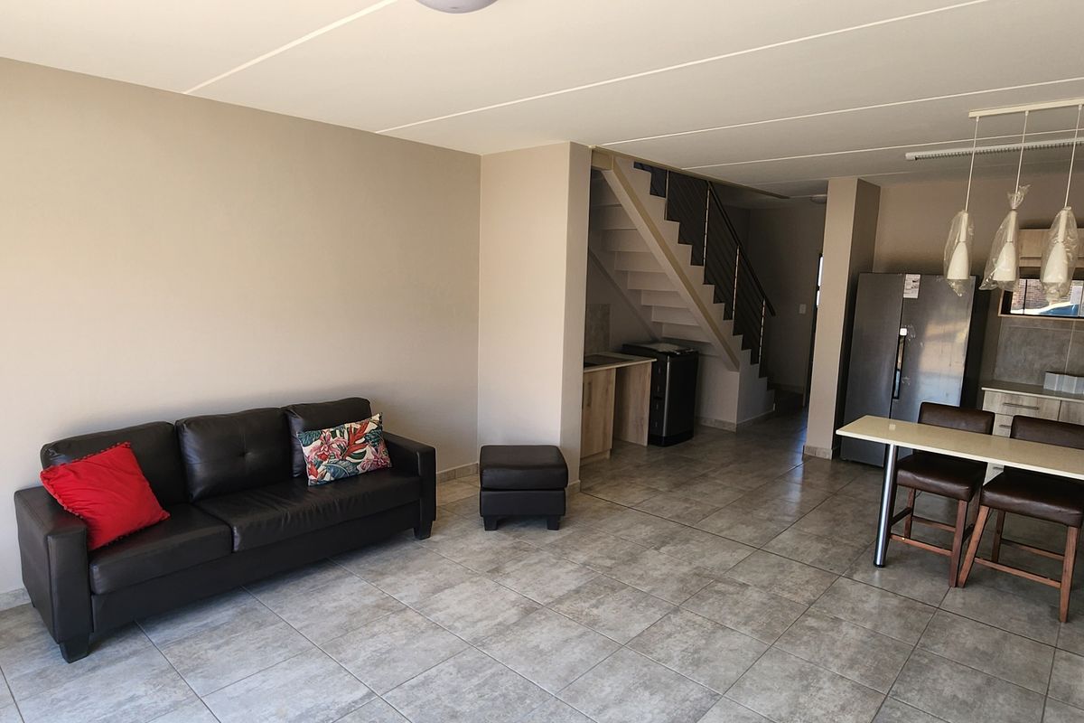 Townhouse For Sale In Witbank - Photo 2