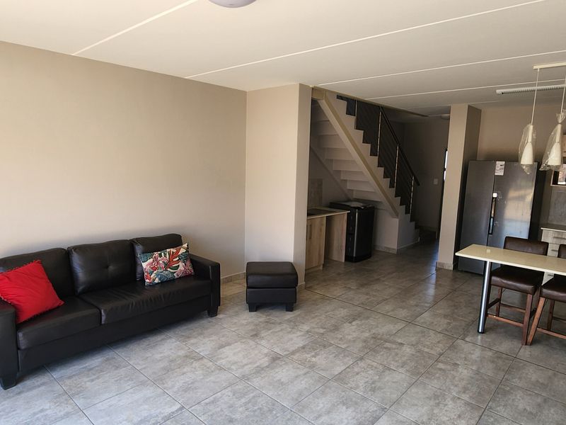 Townhouse For Sale In Witbank - Photo 2