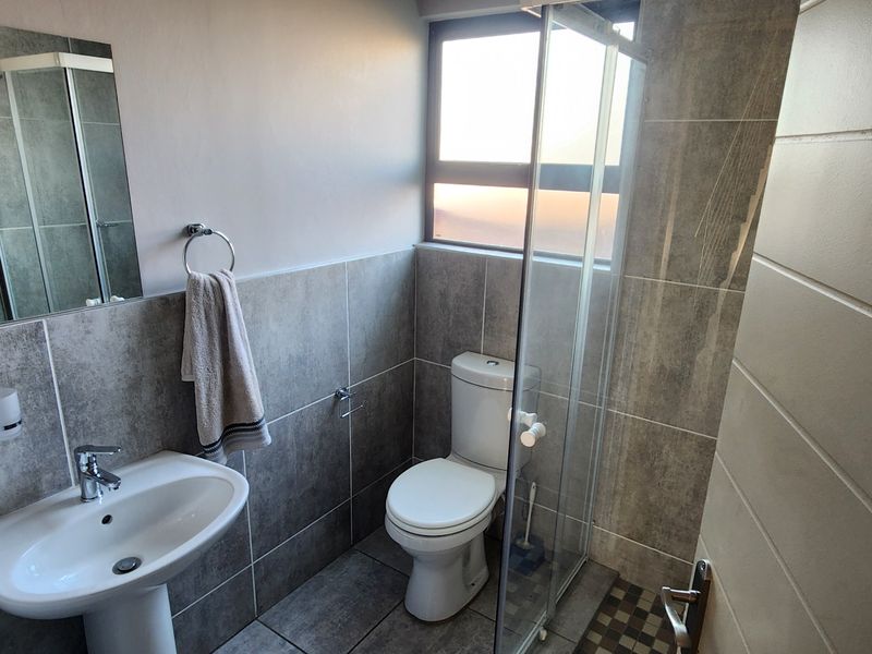 Townhouse For Sale In Witbank - Photo 7