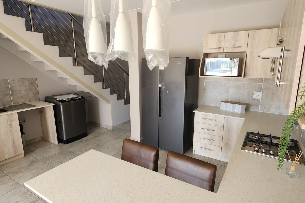 Townhouse For Sale In Witbank - Photo 4