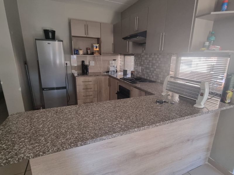 3-Bedroom Town House in Eco-Estate - Photo 3