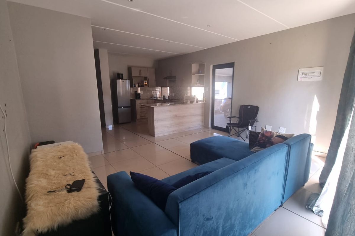 3-Bedroom Town House in Eco-Estate - Photo 2