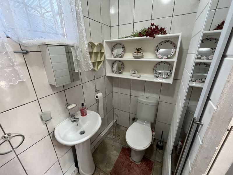 Private Garden Cottage Bachelor Flat to Rent . - Photo 10