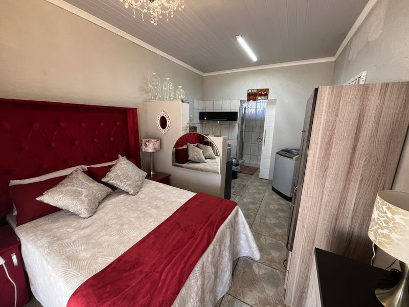 Private Garden Cottage Bachelor Flat to Rent . - Photo 7