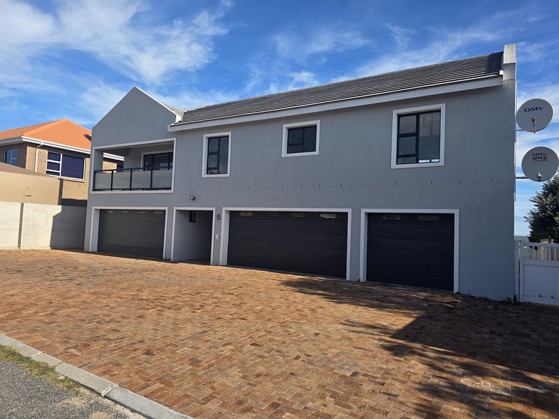 A versatile multi-level home for the extended family and more in Myburgh Park Langebaan - Photo 1