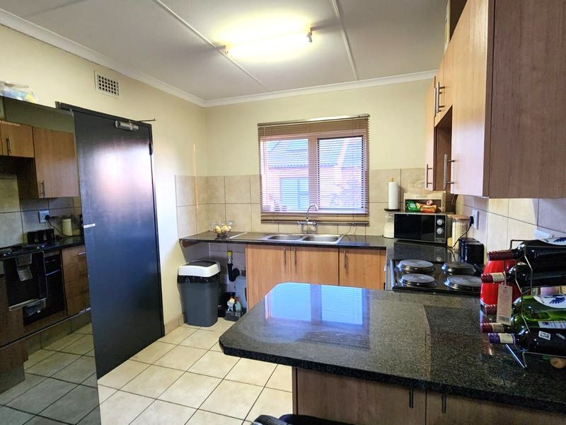 Peaceful Views – Your Perfect First Home or Investment Opportunity - Photo 6
