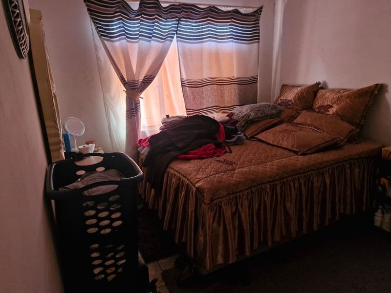 Convenient 2-Bedroom Home in the Heart of Karenpark - Photo 9