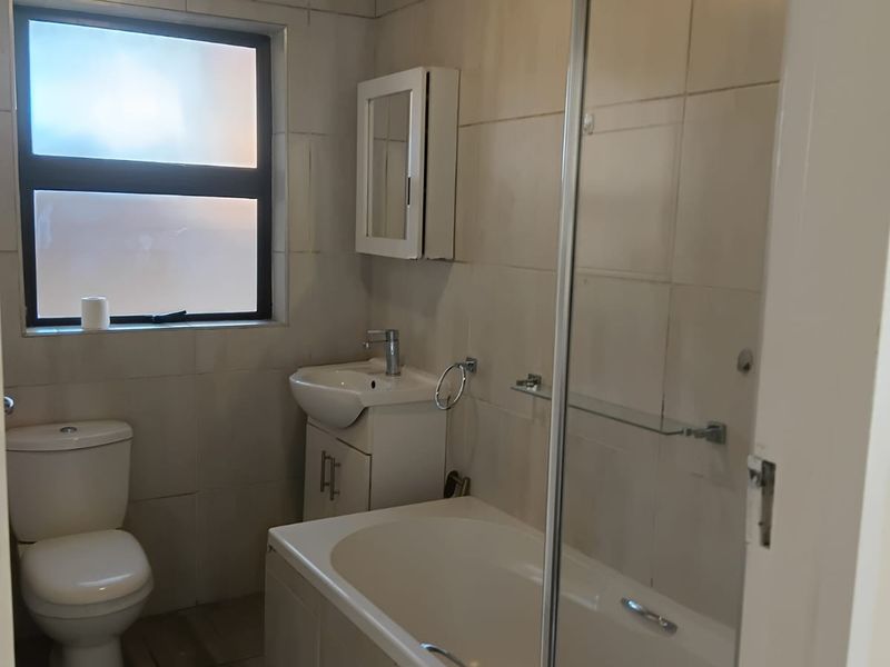 2 bedroom house with granny flat available to rent - Photo 10