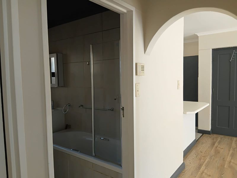 2 bedroom house with granny flat available to rent - Photo 9