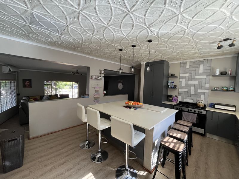 Stunning 3-bedroom Freehold home for sale in Safari Gardens, Rustenburg – your dream property awaits - Photo 3