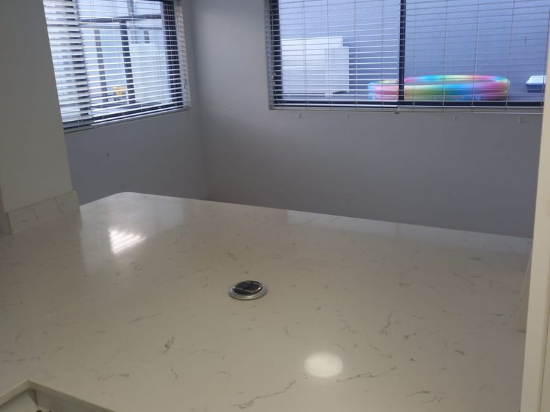 Family-Friendly 3-Bedroom Apartment for Long term rental. Island View. Close to Langeberg Mall. - Photo 3
