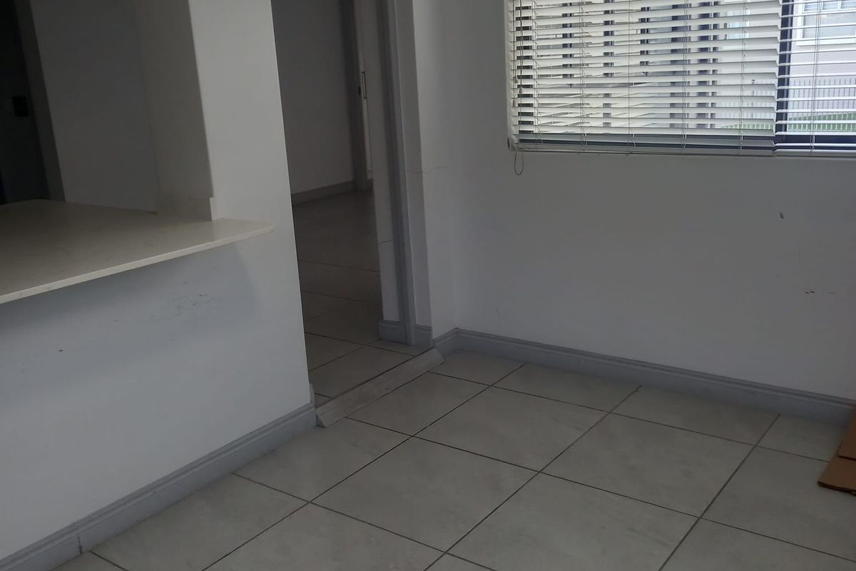 Family-Friendly 3-Bedroom Apartment for Long term rental. Island View. Close to Langeberg Mall. - Photo 5